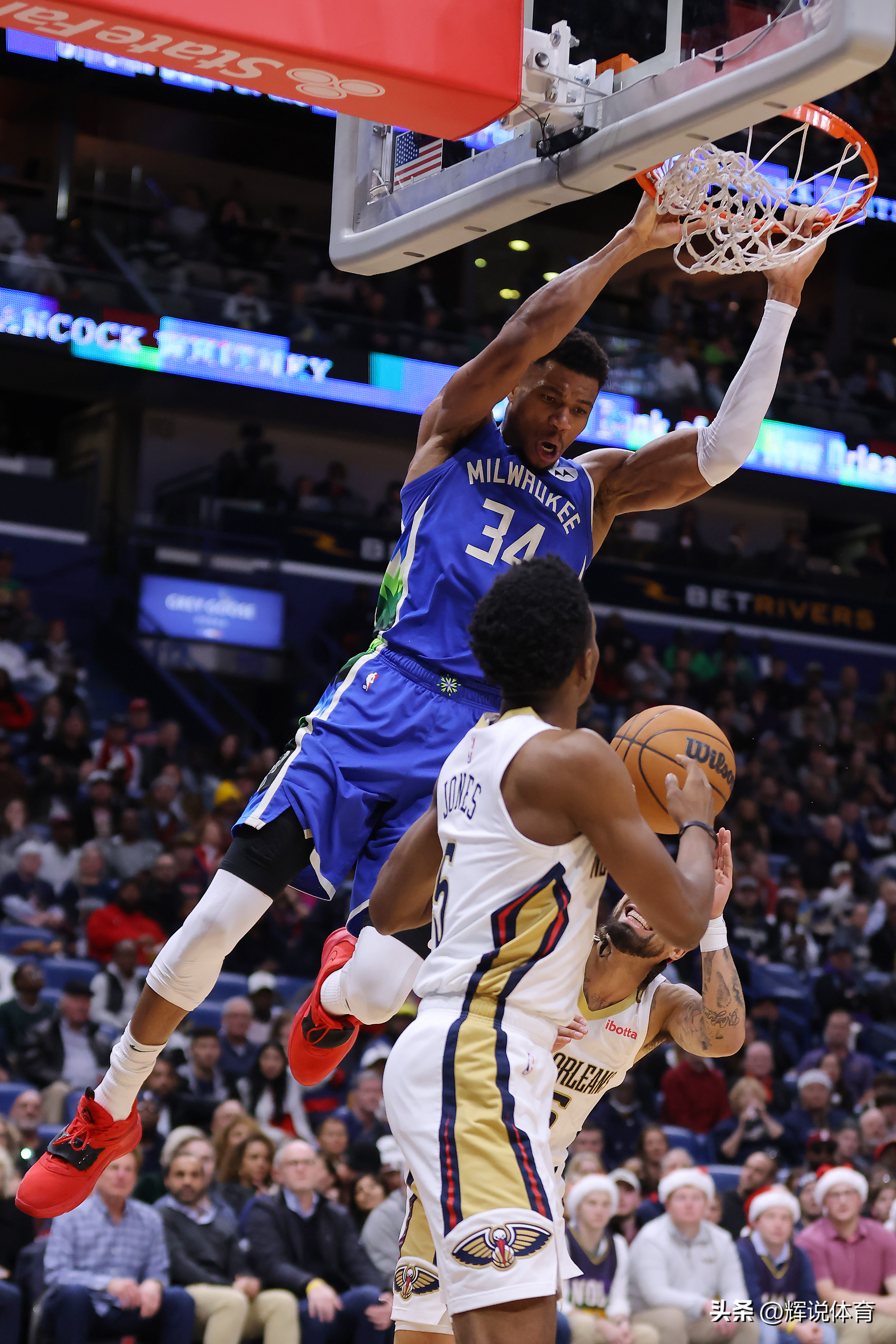 雄鹿大胜鹈鹕保持不败