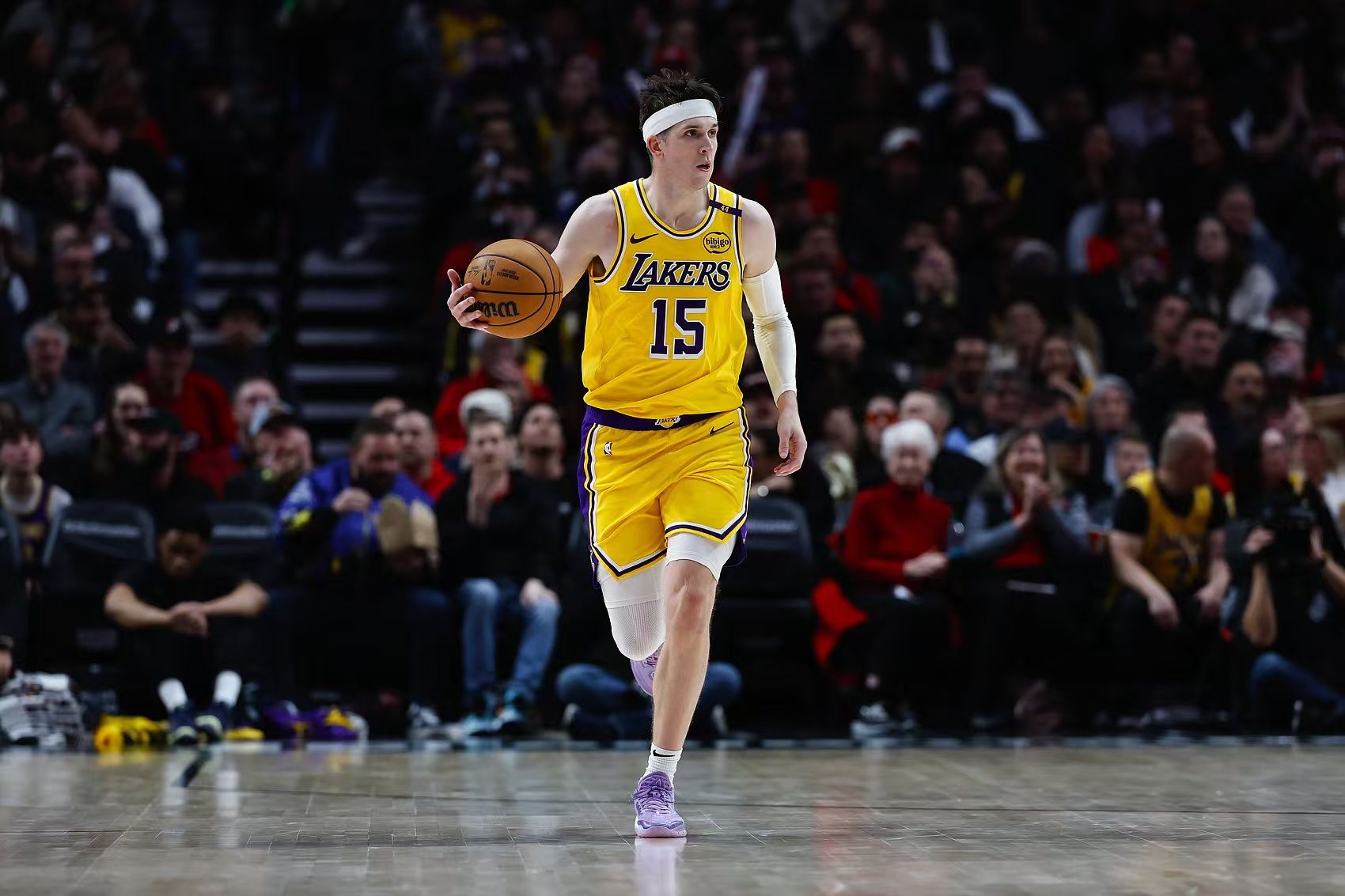 雄鹿惨败湖人,结束不败纪录 雄鹿惨败湖人,结束不败纪录