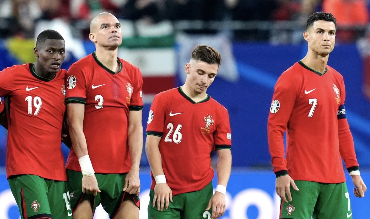 法国队险胜葡萄牙队,张本智和点燃赛场 法国队险胜葡萄牙队,张本智和点燃赛场