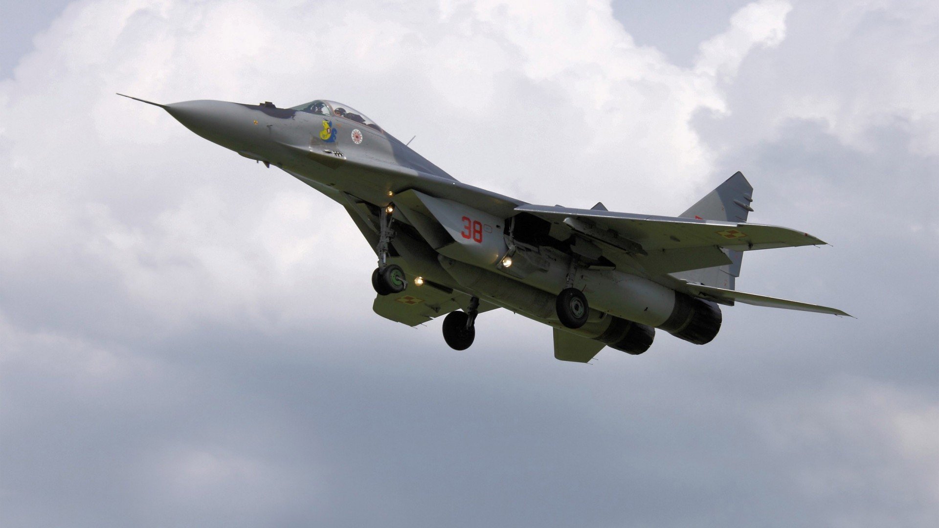 尼克斯战术压制雄鹿展团队之力，东契奇状态火热领跑MVP竞争