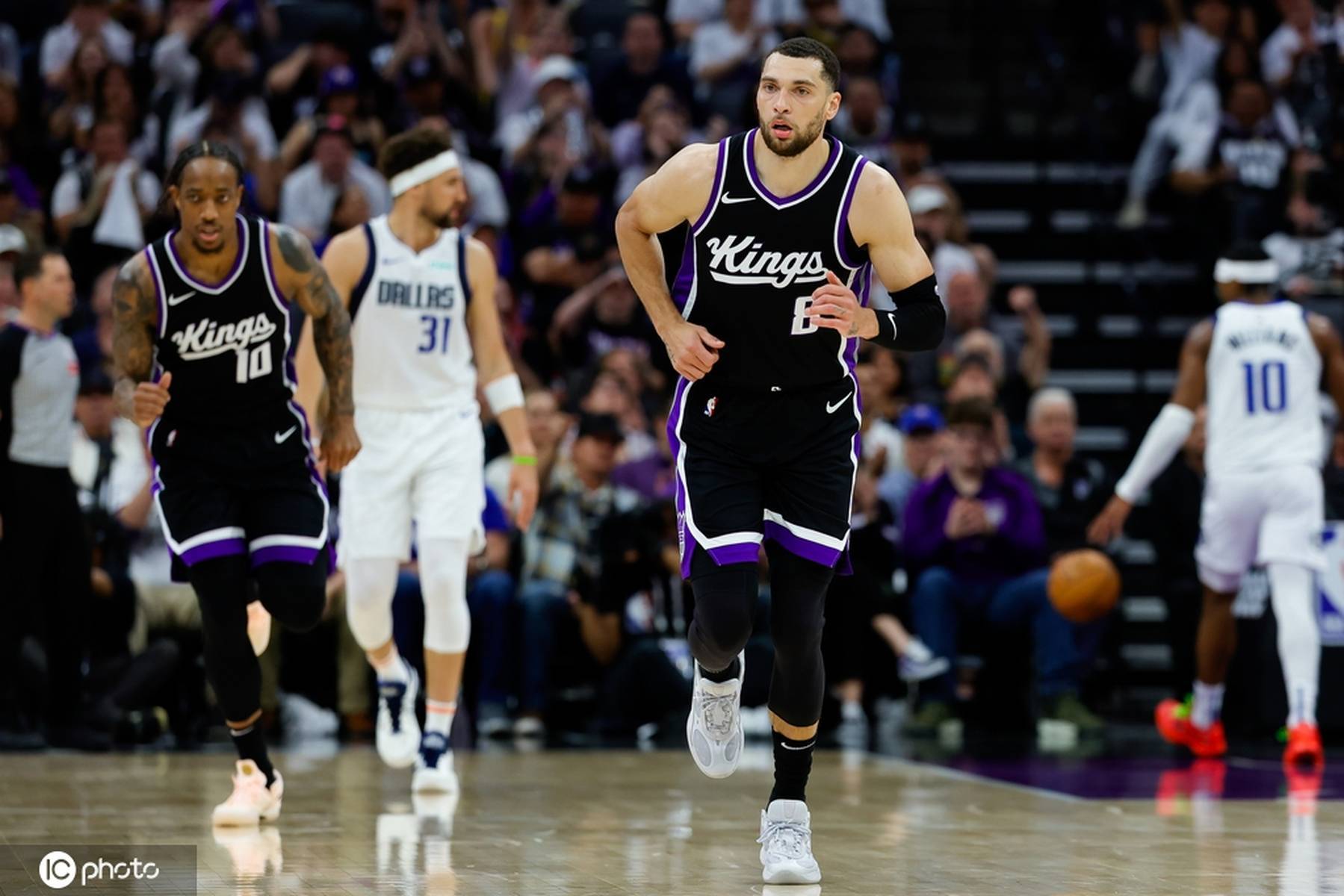 开云下载-热火生死战取胜爵士，德罗赞数据全面爆炸