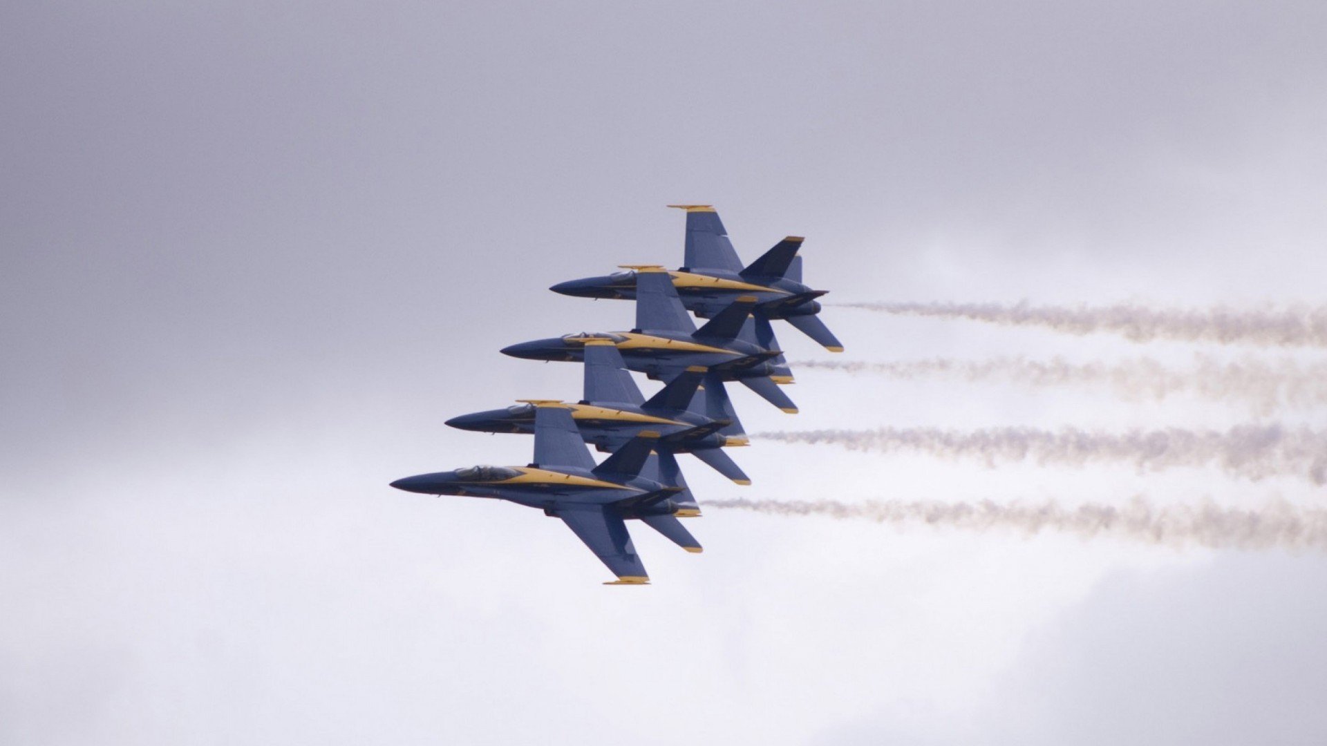 利拉德绝命三分如鹰击长空，老鹰展翅斩落篮网迎关键一胜